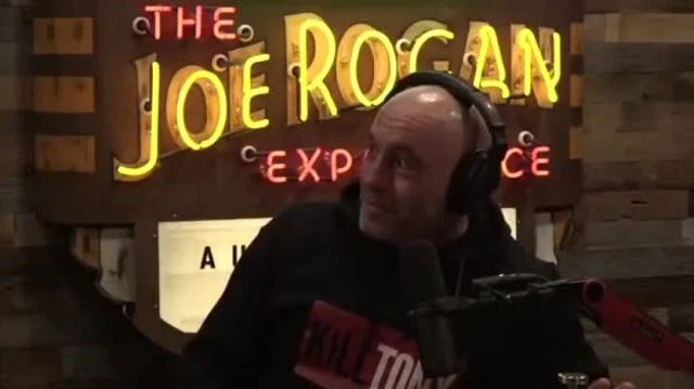 Joe Rogan reacts to Elon purchasing Twitter