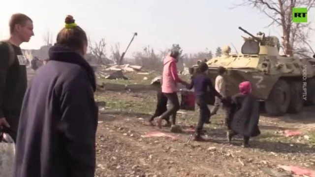 Civilians safely evacuated in Mariupol - Exclusive footage