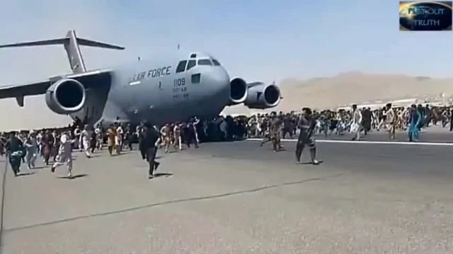 FAKE PLANE FLAT OUT TRUTH (mirrored)