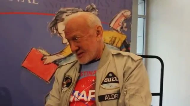 Buzz Aldrin: 