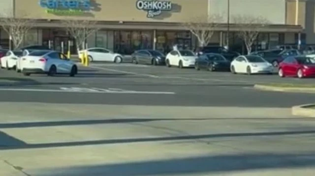 The Blaze: Louisiana woman films long line of Teslas waiting to charge their cars It takes over an hour to ch