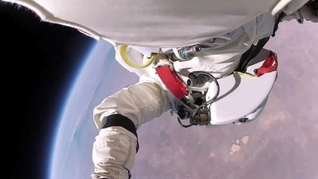 SPACE JUMP! - Felix Baumgartner - RED BULL STRATOS! - RECORD JUMP! - WATCH!