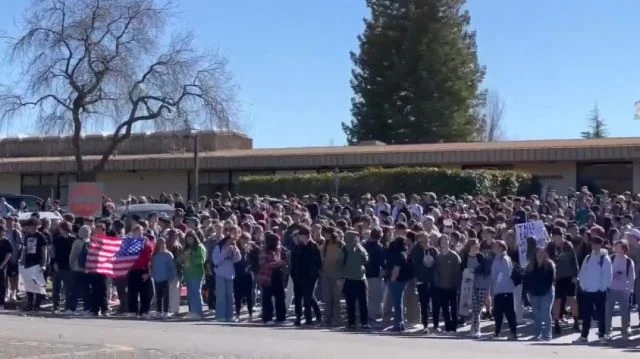 WATCH — Oak Ridge High School students in El Dorado Hills CA walk out in protest of mask mandates