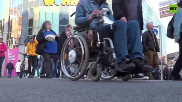 Thousands of COVID-restrictions-fatigued Nuremberg citizens take to the streets