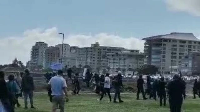 CAPE TOWN SOUTH AFRICA PROTEST AGAINST VACCINE PASSPORTS NWO TROOPS SENT IN! - 10/9/21