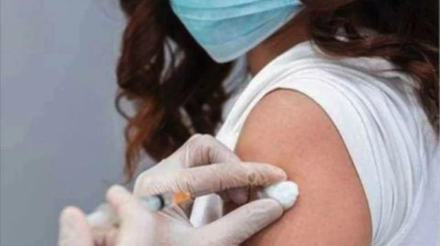 Siamo entrati in un delirio vaccinale!