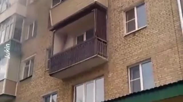 Passersby Save Family from Fire  Faith in humanity restored !!