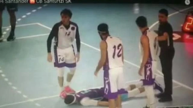 ⁣Vaxxed Basketballer drops DEAD mid game from the BIOWEAPON 