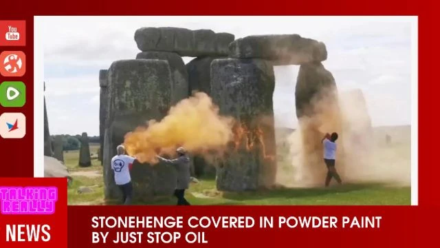 Stonehenge covered in powder paint, Just Stop Oil