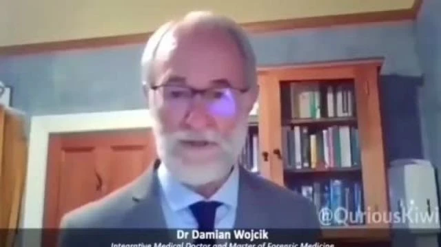 Dr Damian Wójcik