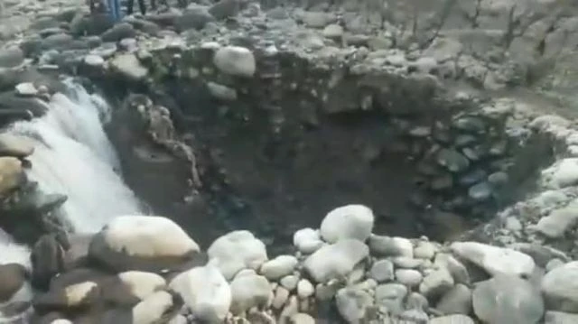 Mysterious Sinkhole Swallows 20km of Kashmir Brengi river