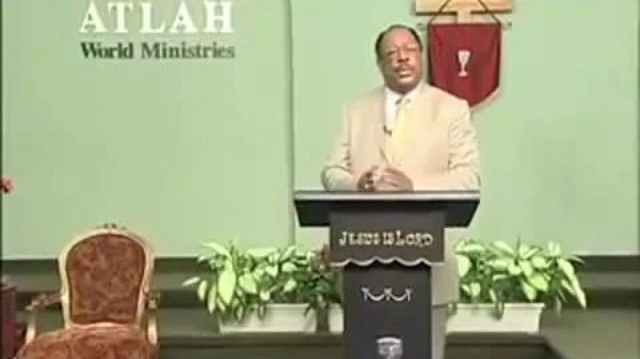 PASTOR DAVID MANNING! WHATS WRONG WITH YOU BLACK FOLKS?