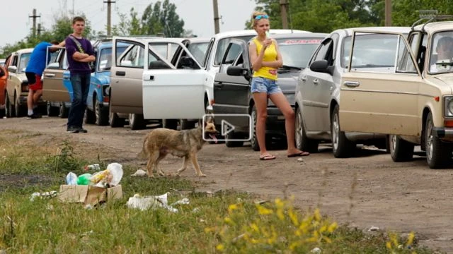 Ukrainians returning home... to Russian occupied territories in Donbass