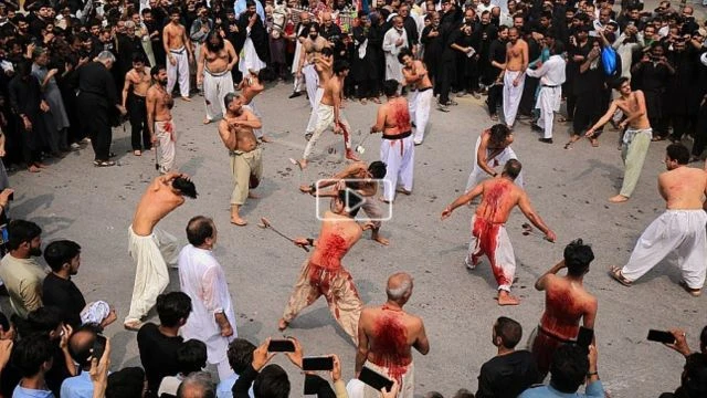 Ashura - Shedding blood for Imam Hussain