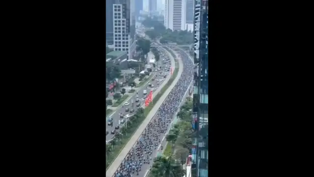 JAKARTA: REVOLUTION! HUMAN TIDE OF CITIZENS HEADS TO THE CAPITOL!