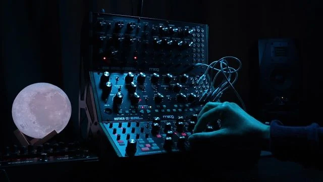 Moog Sound Studio Ambient Live Modular Performance (Mother-32, DFAM, Subharmonicon)