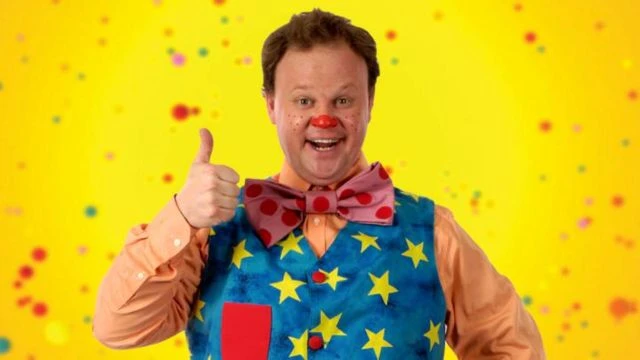 Bedtime Stories - Mr Tumble reads While We Cant Hug C(19)Beebies