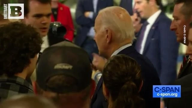 FAKE PRESIDENT BIDEN FORGETS WHY HE FLEW TO MAINE 😂