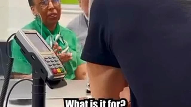 Australian bank clerks ask a man why hes withdrawing his money, so heres what happened 😅 👍