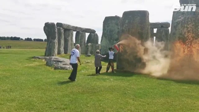 The public fight Just Stop Oil protesters spraying Stonehenge with orange paint