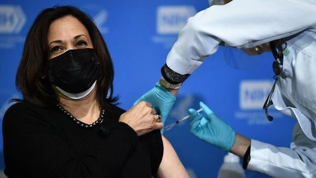 Kamala Harris Whoring The Vaxx